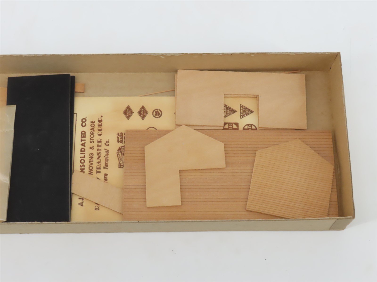 HO 1/87 Scale Model Hobbies All Wood Kit 547 Freight House