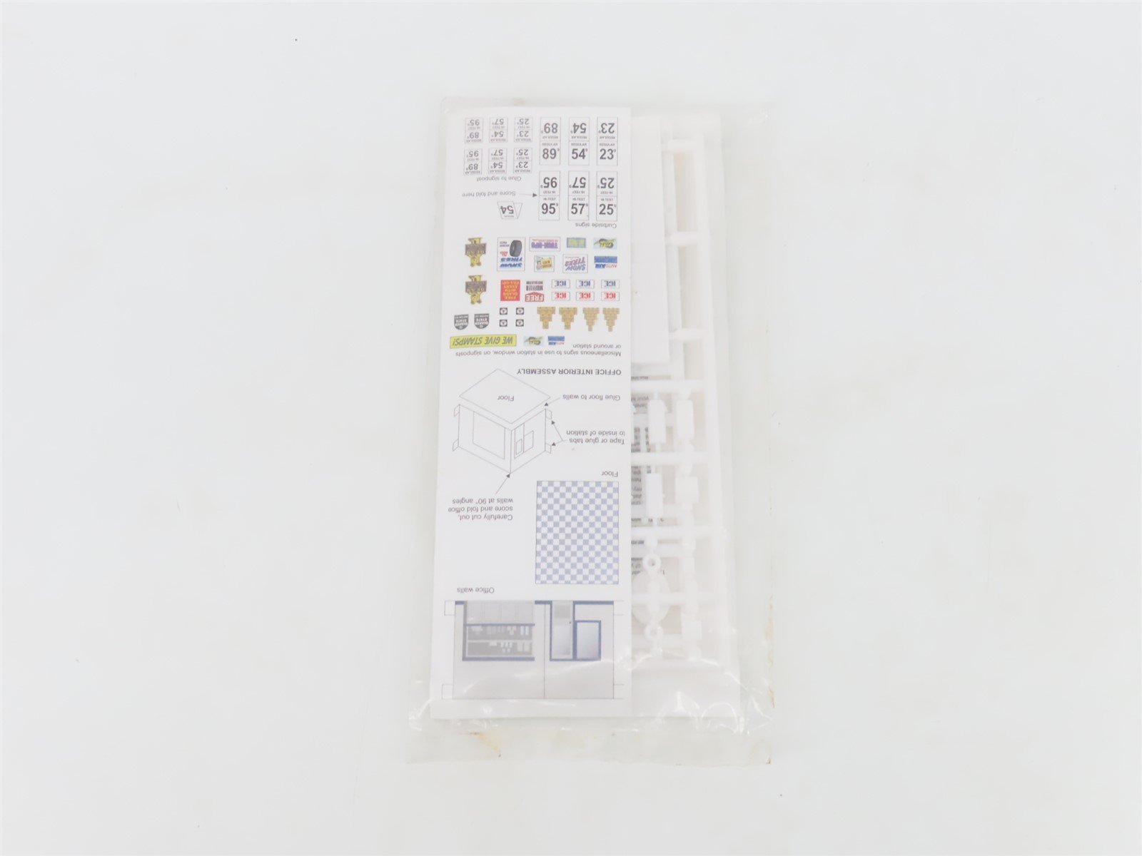 HO 1/87 Scale City Classics Kit 108 Crafton Ave. Gas Station - SEALED