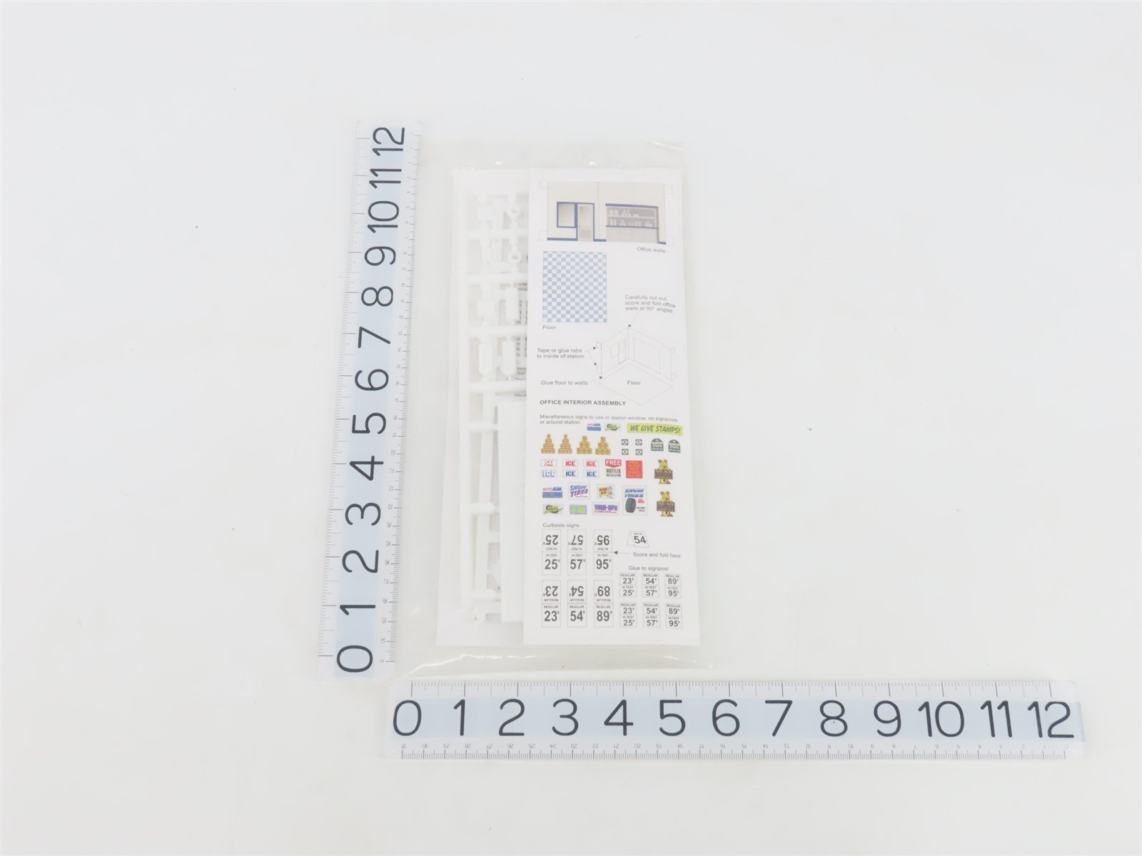 HO 1/87 Scale City Classics Kit 108 Grafton Ave. Gas Station - SEALED