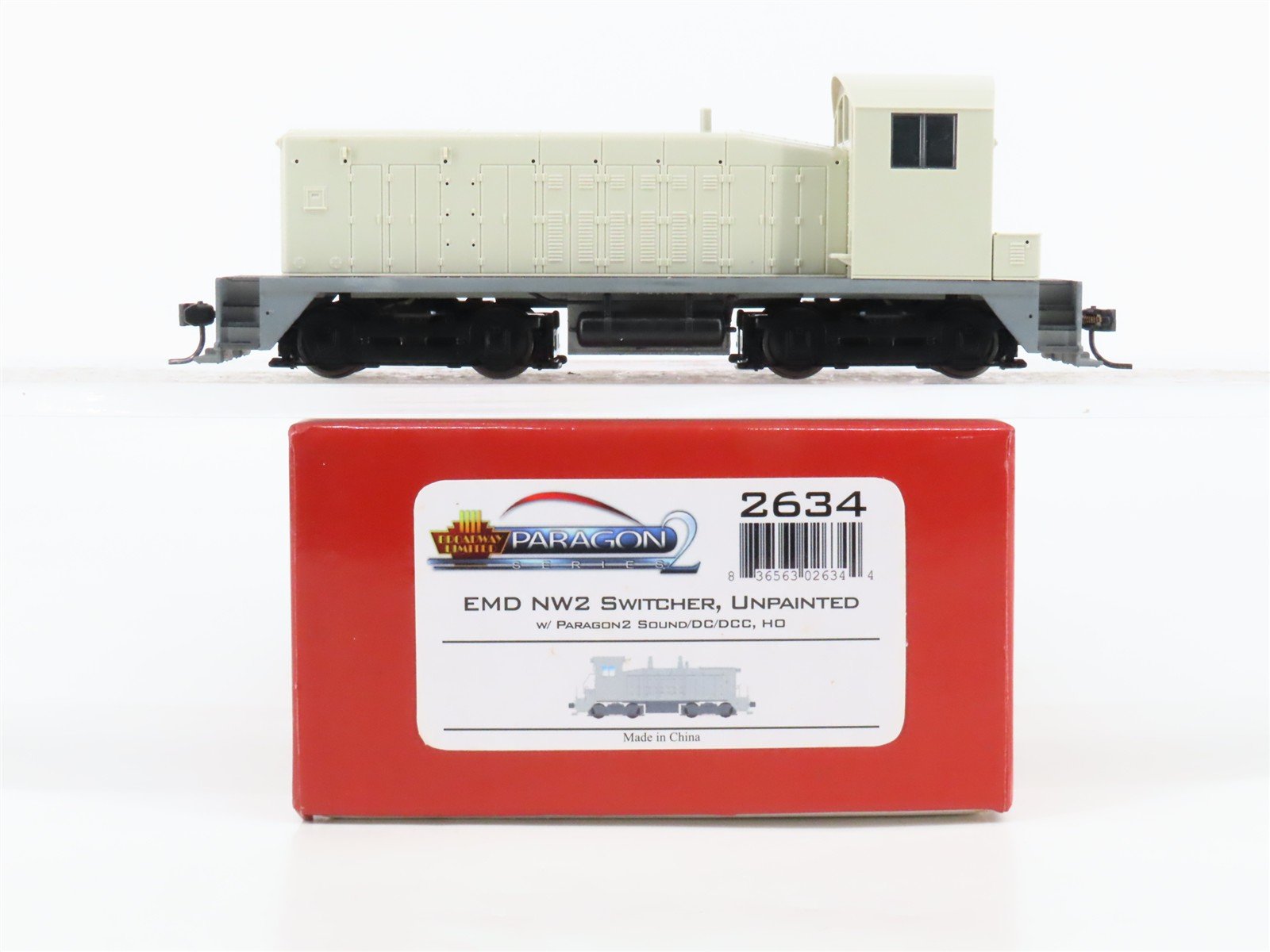 HO Scale Broadway Limited BLI 2634 Undecorated NW2 Diesel Loco wParagon 2
