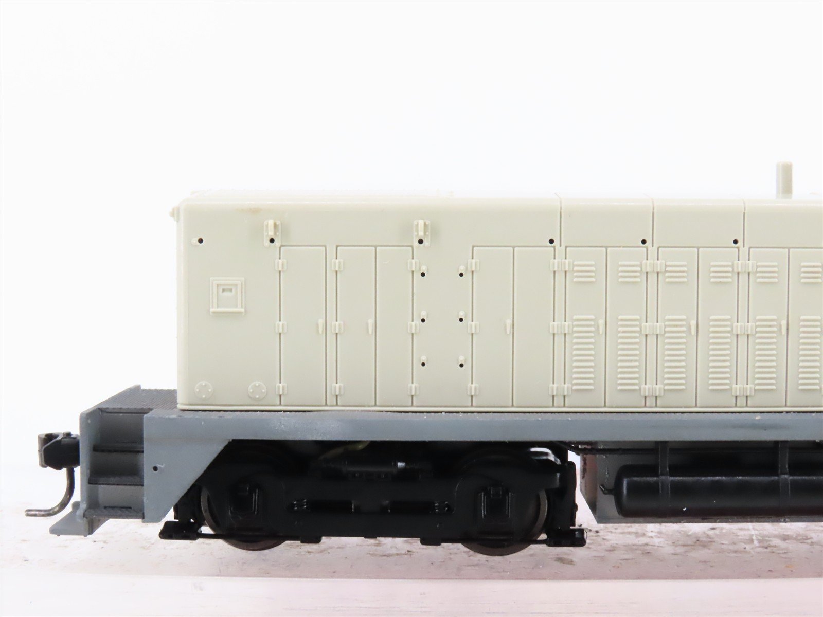 HO Scale Broadway Limited BLI 2634 Undecorated NW2 Diesel Loco wParagon 2