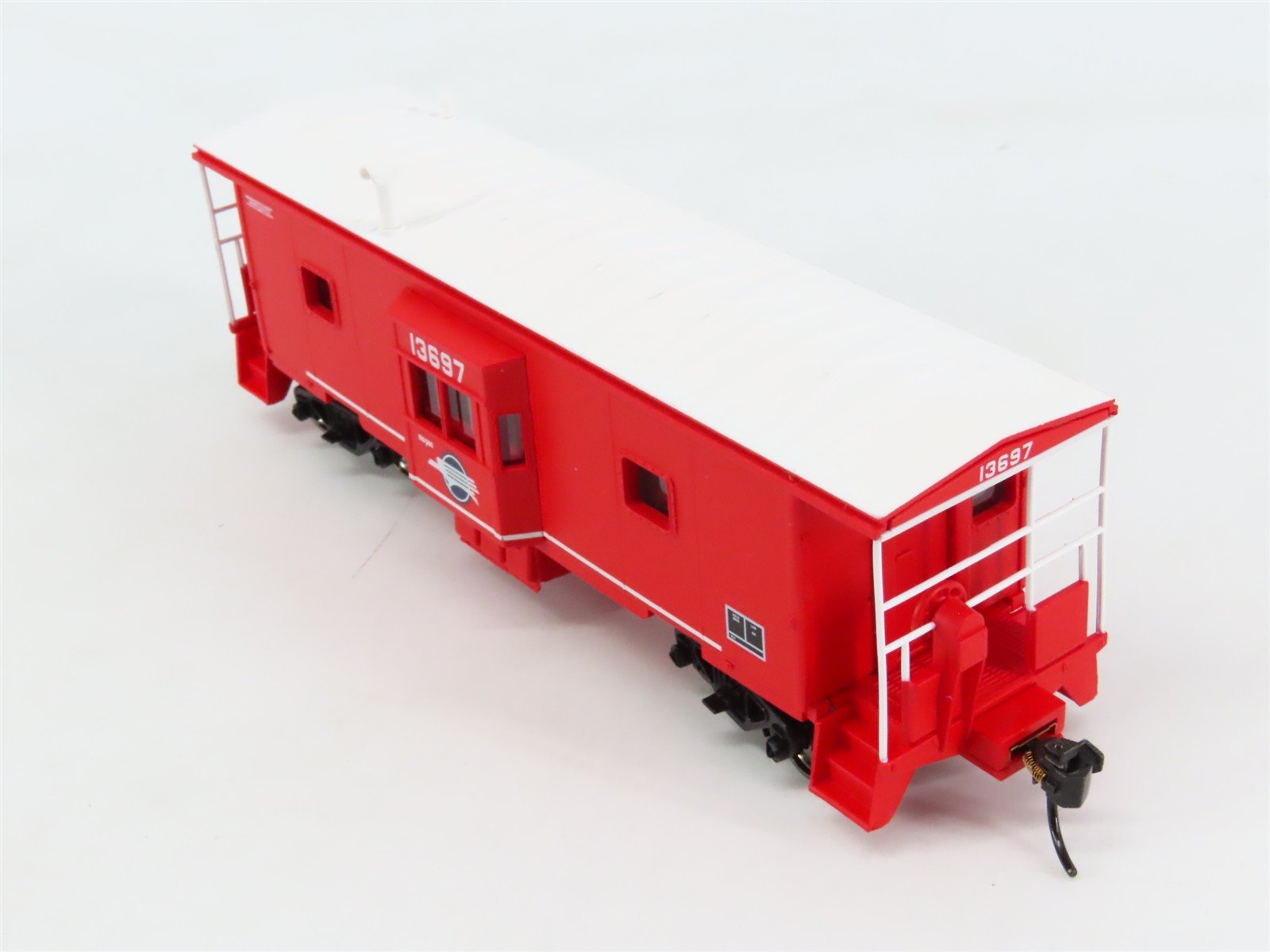 HO Walthers Mainline 910-8656 MP Missouri Pacific Bay Window Caboose #13697