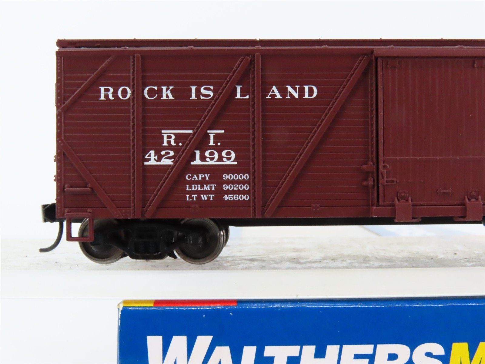 HO Scale Walthers Mainline 910-2504 RI Rock Island 40' Sheathed Boxcar #42199