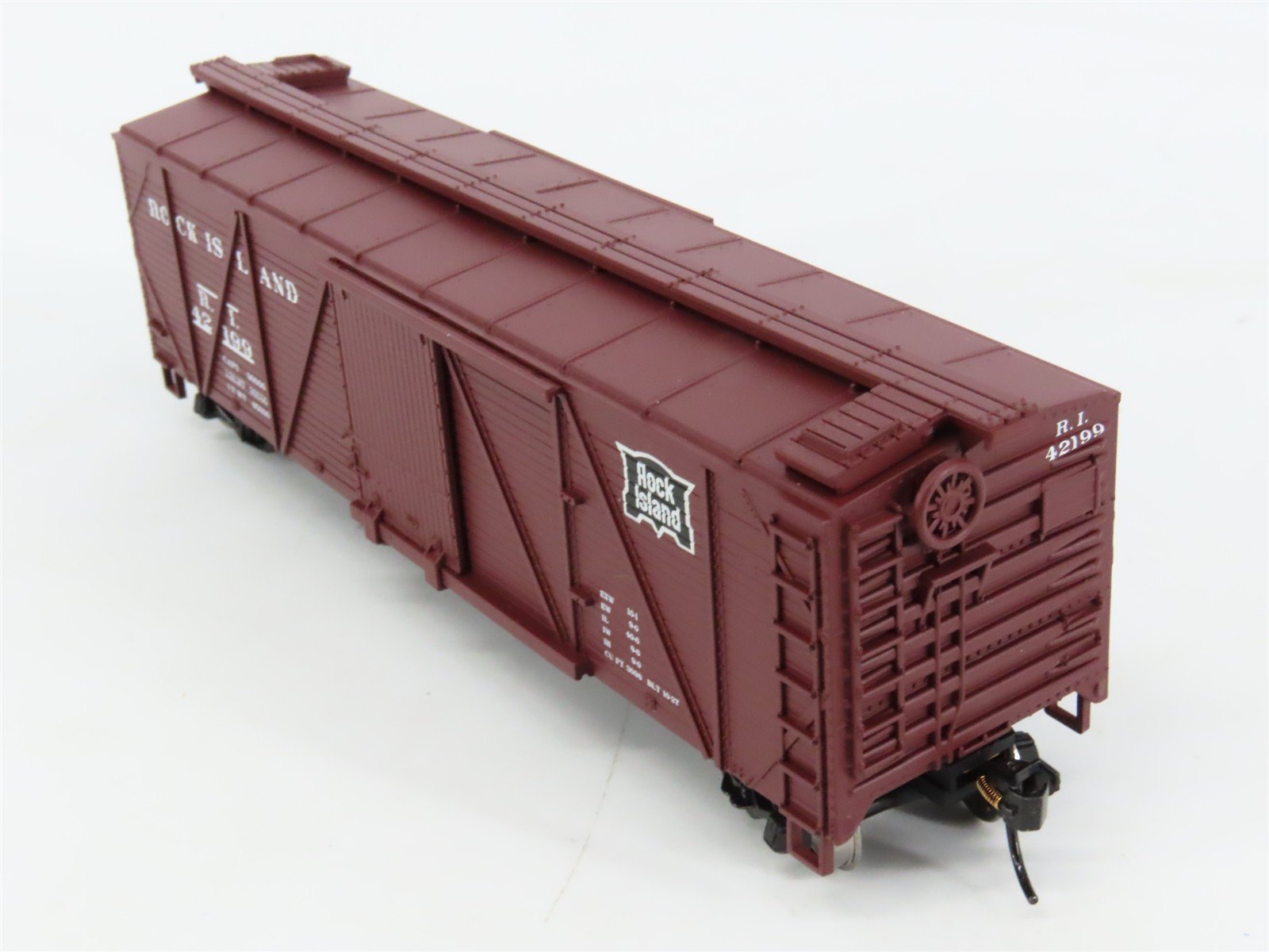 HO Scale Walthers Mainline 910-2504 RI Rock Island 40' Sheathed Boxcar #42199