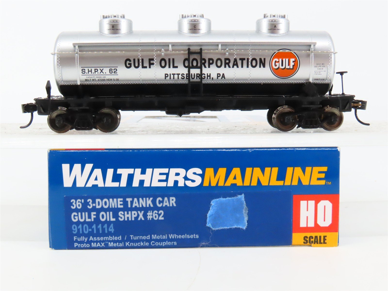 HO Scale Walthers Mainline 910-1114 SHPX Gulf Oil 36' 3-Dome Tankcar #62