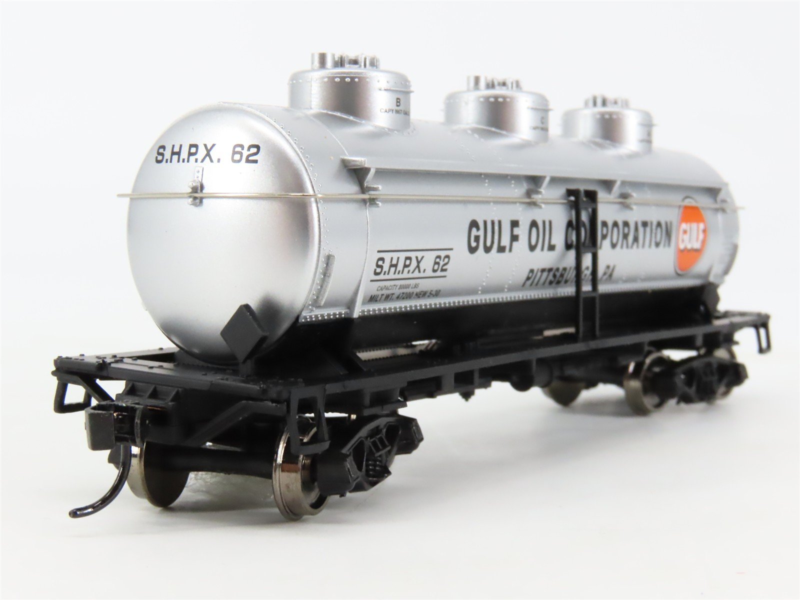 HO Scale Walthers Mainline 910-1114 SHPX Gulf Oil 36' 3-Dome Tankcar #62