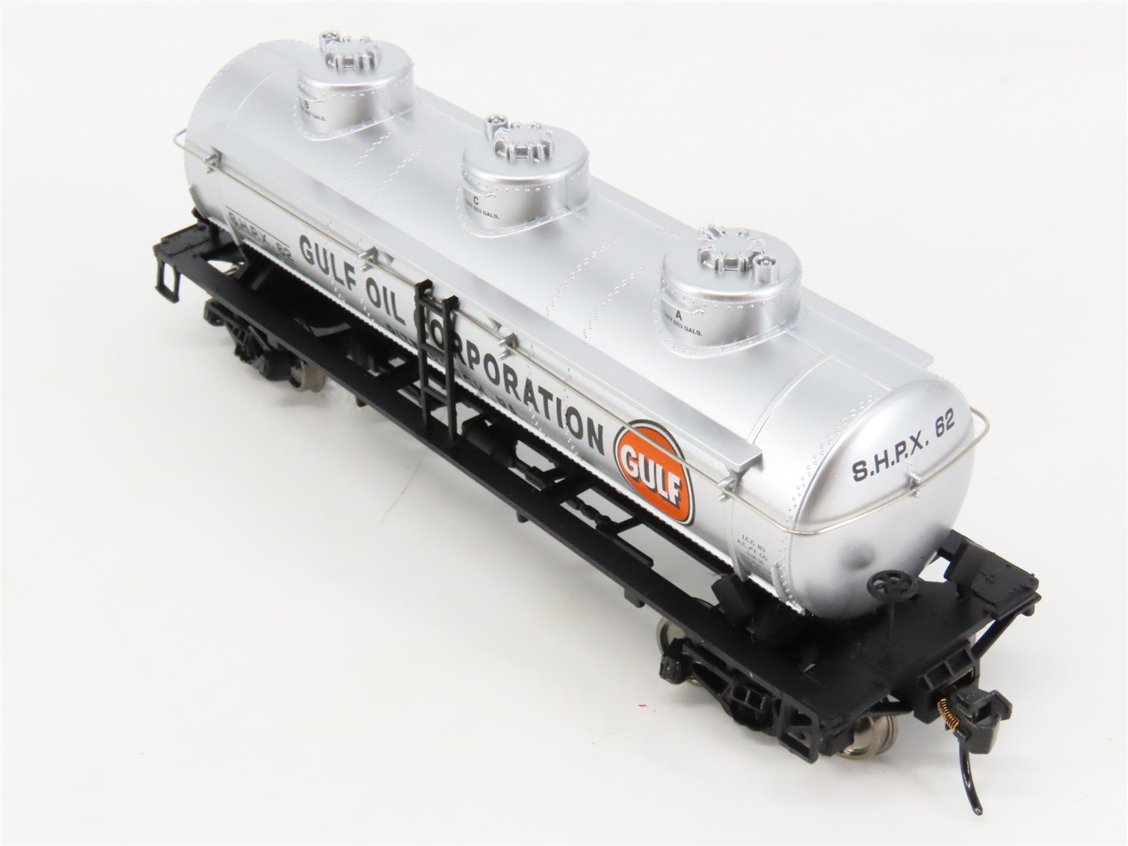 HO Scale Walthers Mainline 910-1114 SHPX Gulf Oil 36' 3-Dome Tankcar #62