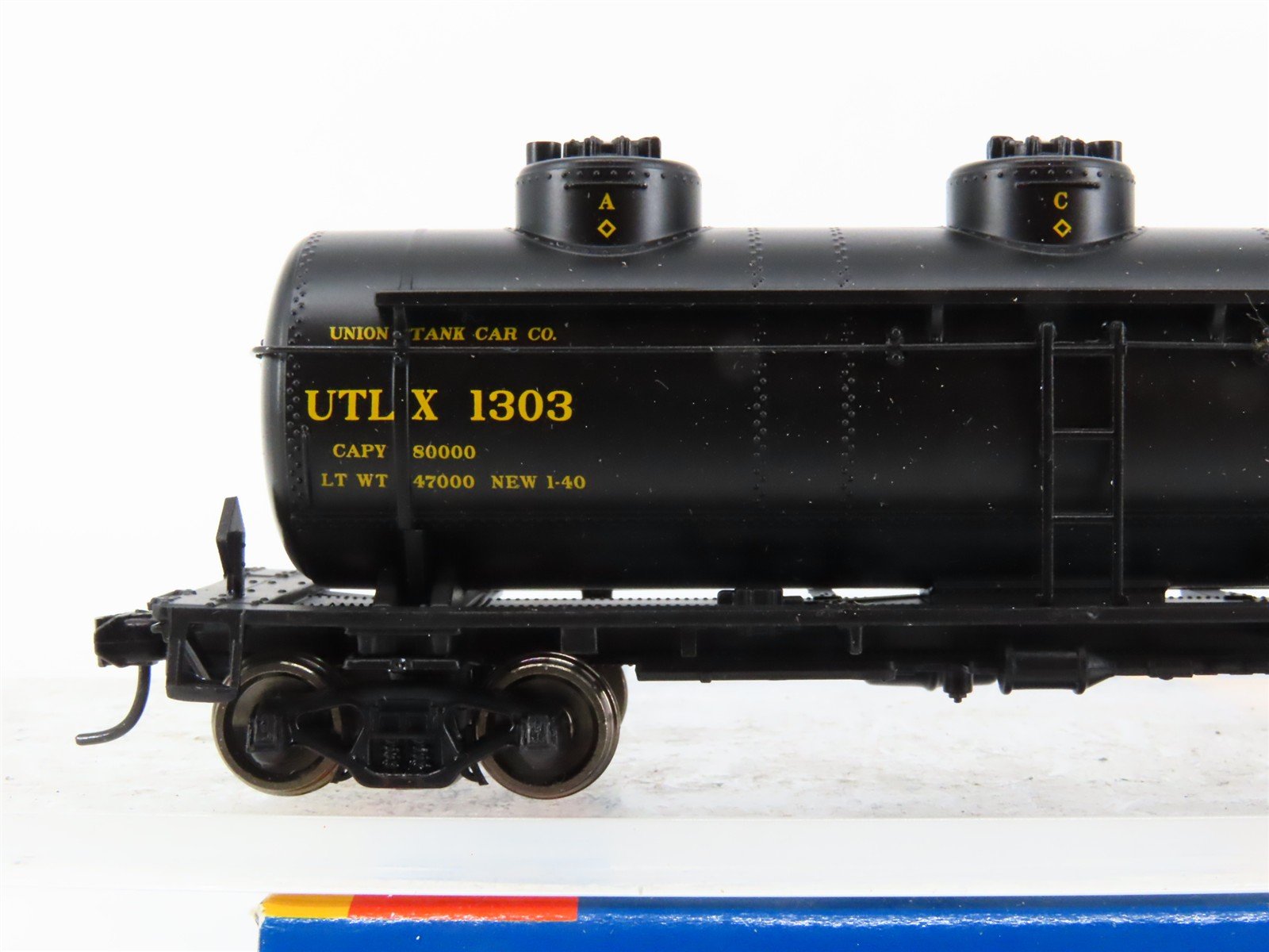 HO Scale Walthers Mainline 910-1111 UTLX Union Tank 36' 3-Dome Tankcar #3751