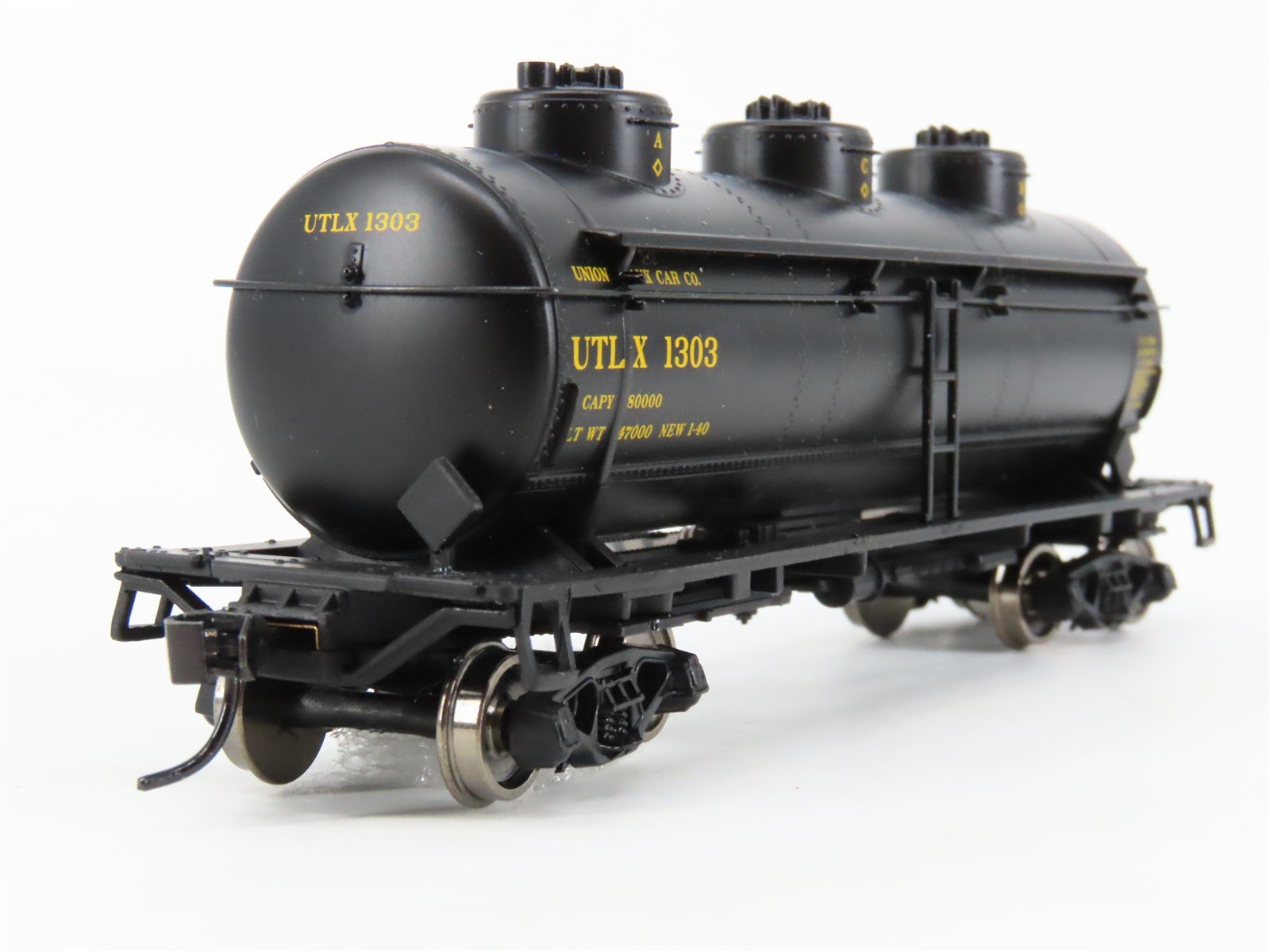 HO Scale Walthers Mainline 910-1111 UTLX Union Tank 36' 3-Dome Tankcar #3751