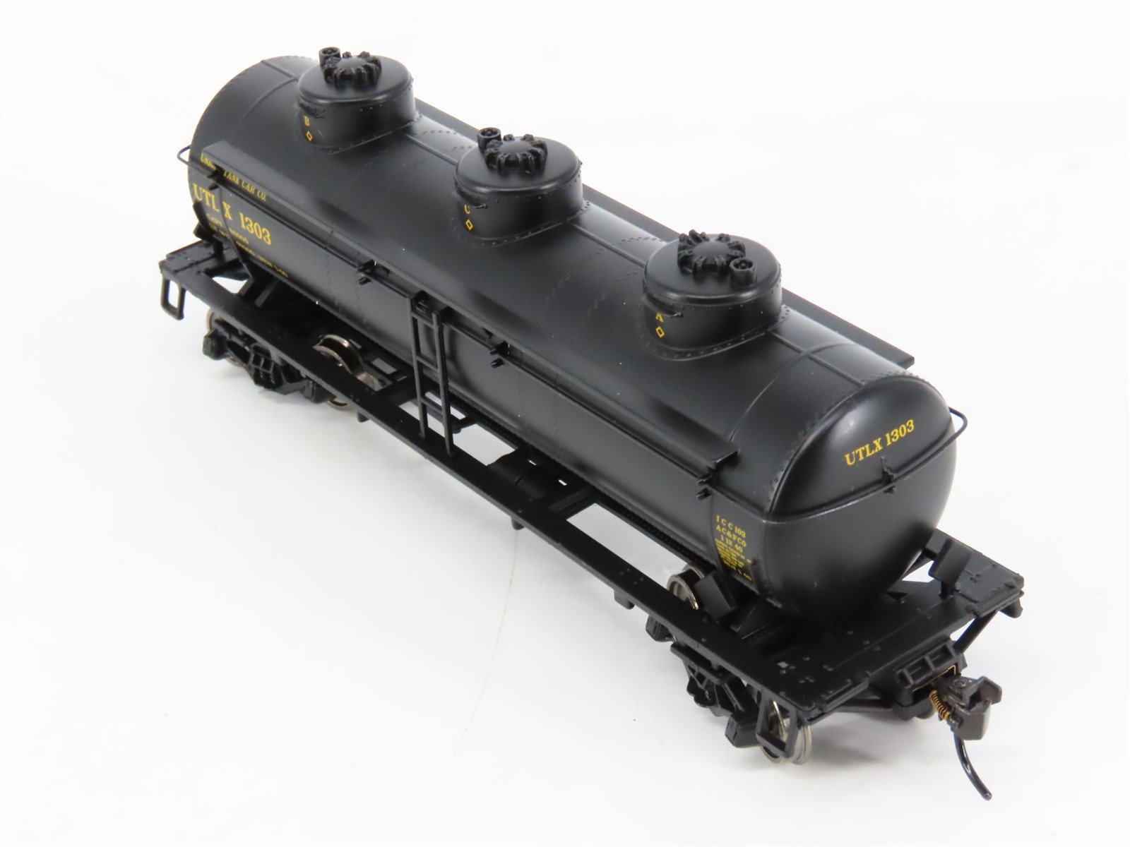 HO Scale Walthers Mainline 910-1111 UTLX Union Tank 36' 3-Dome Tankcar #3751