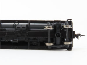 HO Scale Walthers Mainline 910-1111 UTLX Union Tank 36' 3-Dome Tankcar #3751