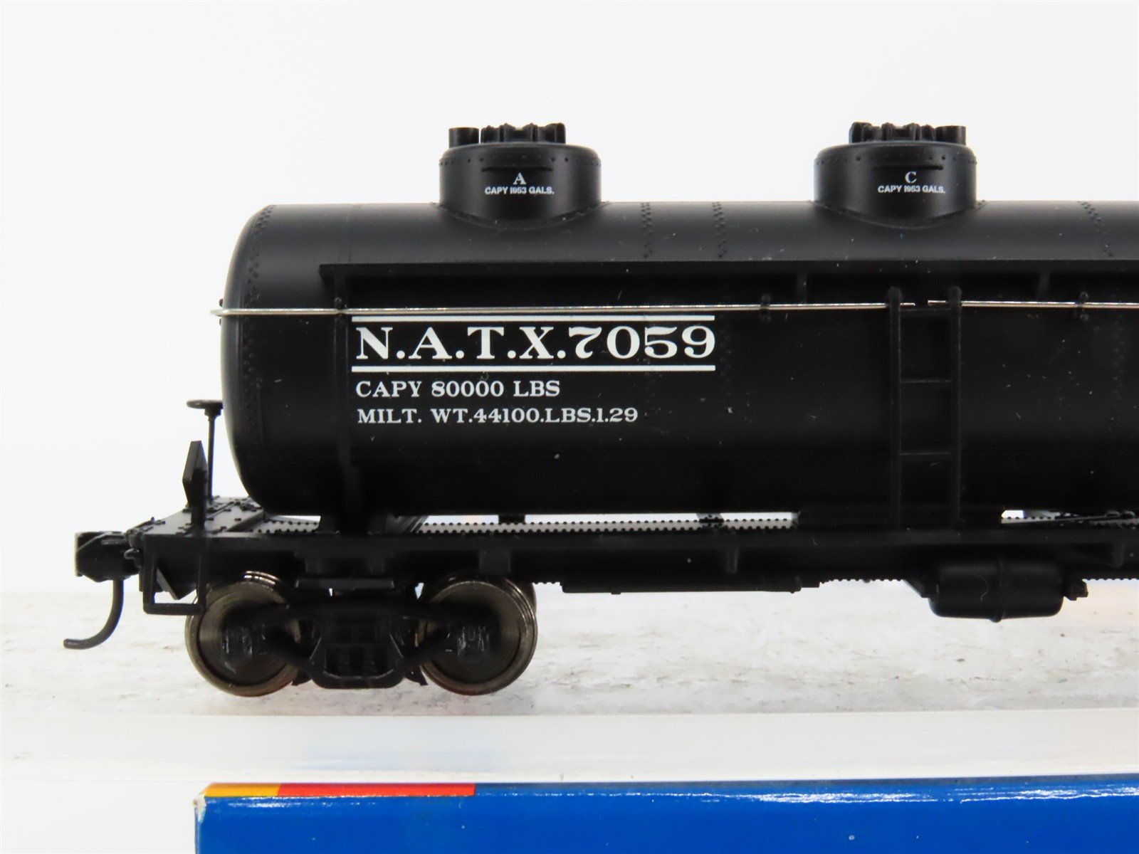 HO Scale Walthers Mainline 910-1103 NATX North American 36' 3-Dome Tankcar #7059
