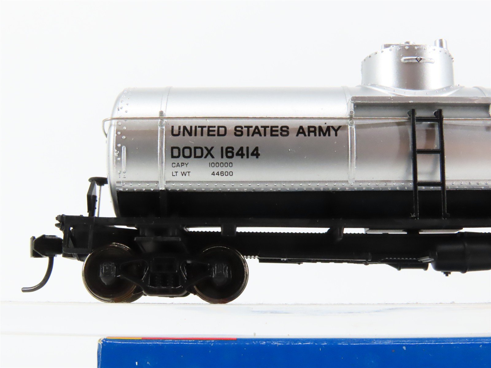 HO Walthers Mainline 910-1018 DODX Department of Defense 36' Tankcar #16414