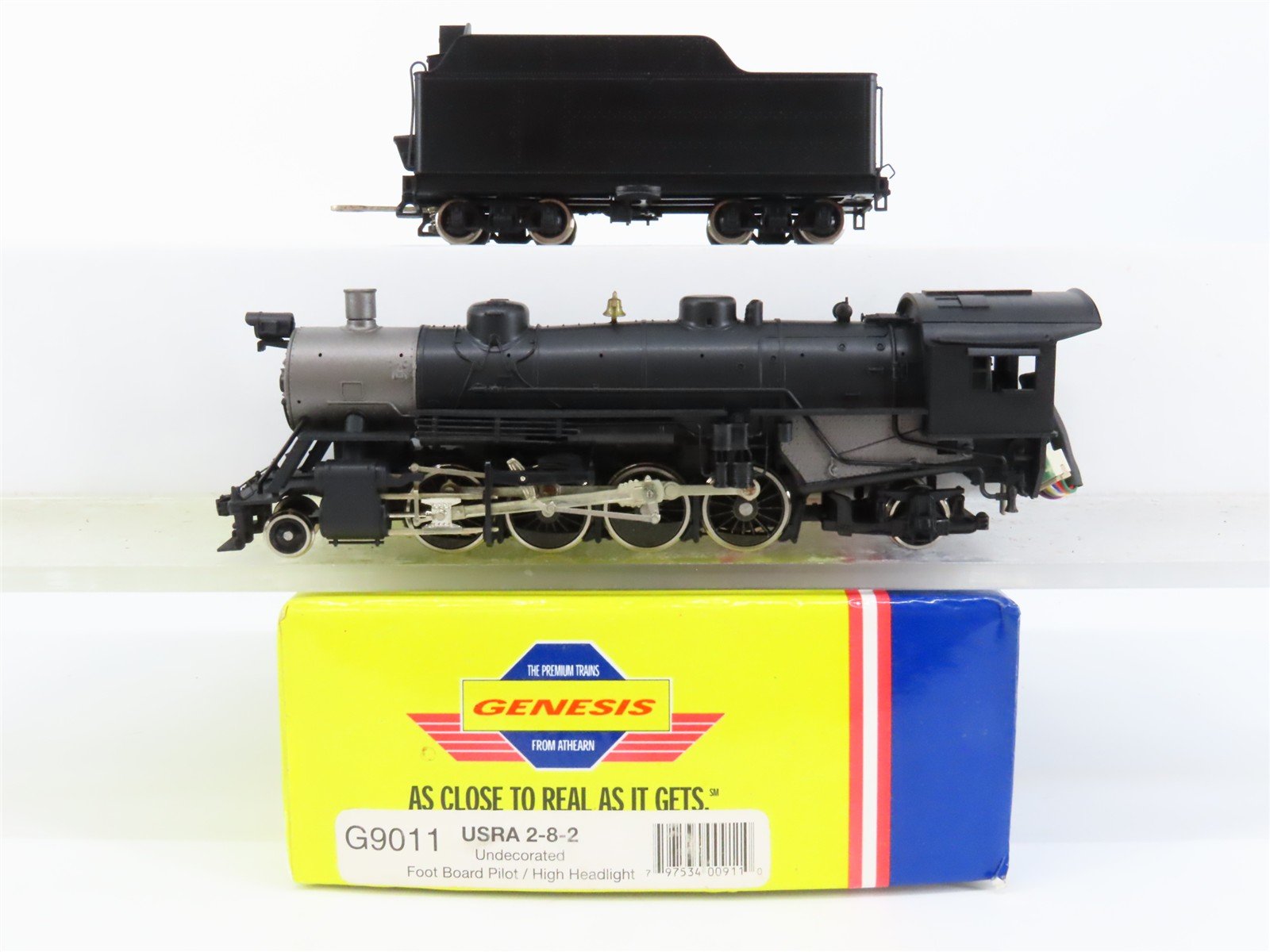 HO Scale Athearn Genesis G9011 Unlettered 2-8-2 Steam Locomotive - DCC Ready