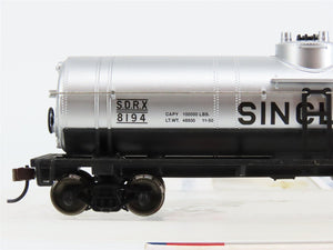 HO Scale Walthers Trainline 931-1611 SDRX Sinclair Single Dome Tank Car #8194
