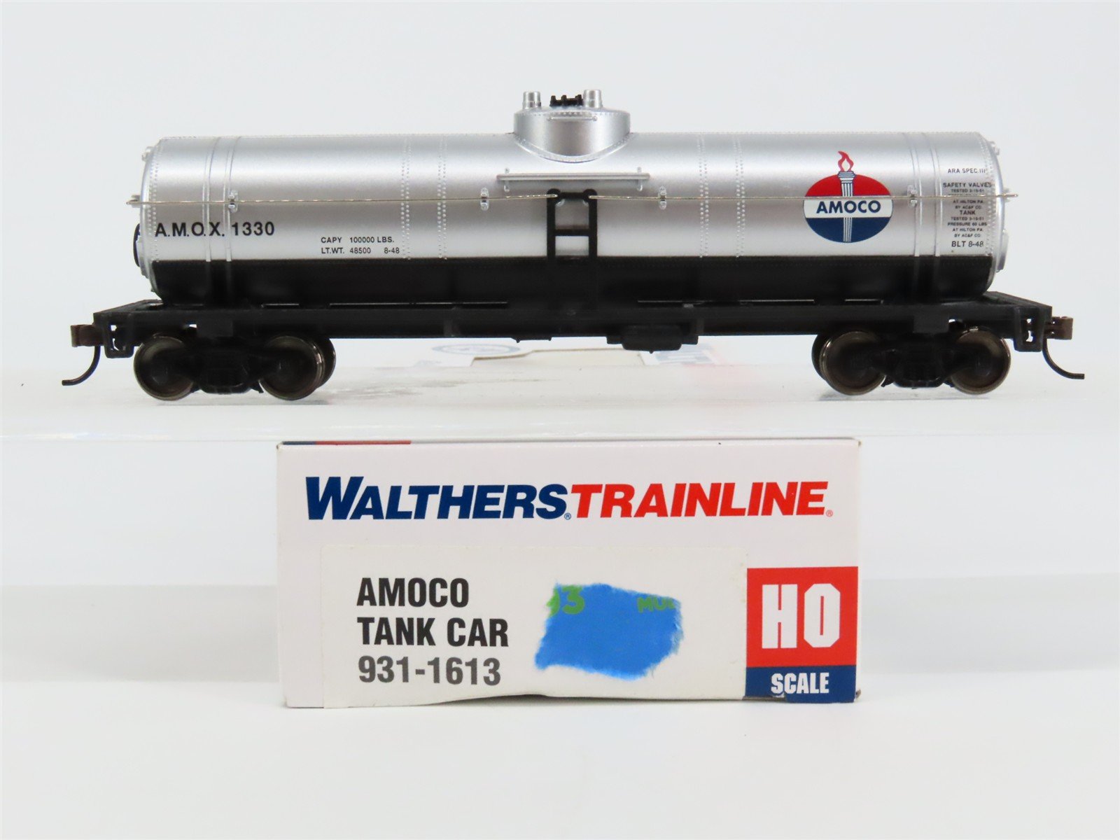 HO Scale Walthers Trainline 931-1613 AMOX Amoco Single Dome Tank Car #1330