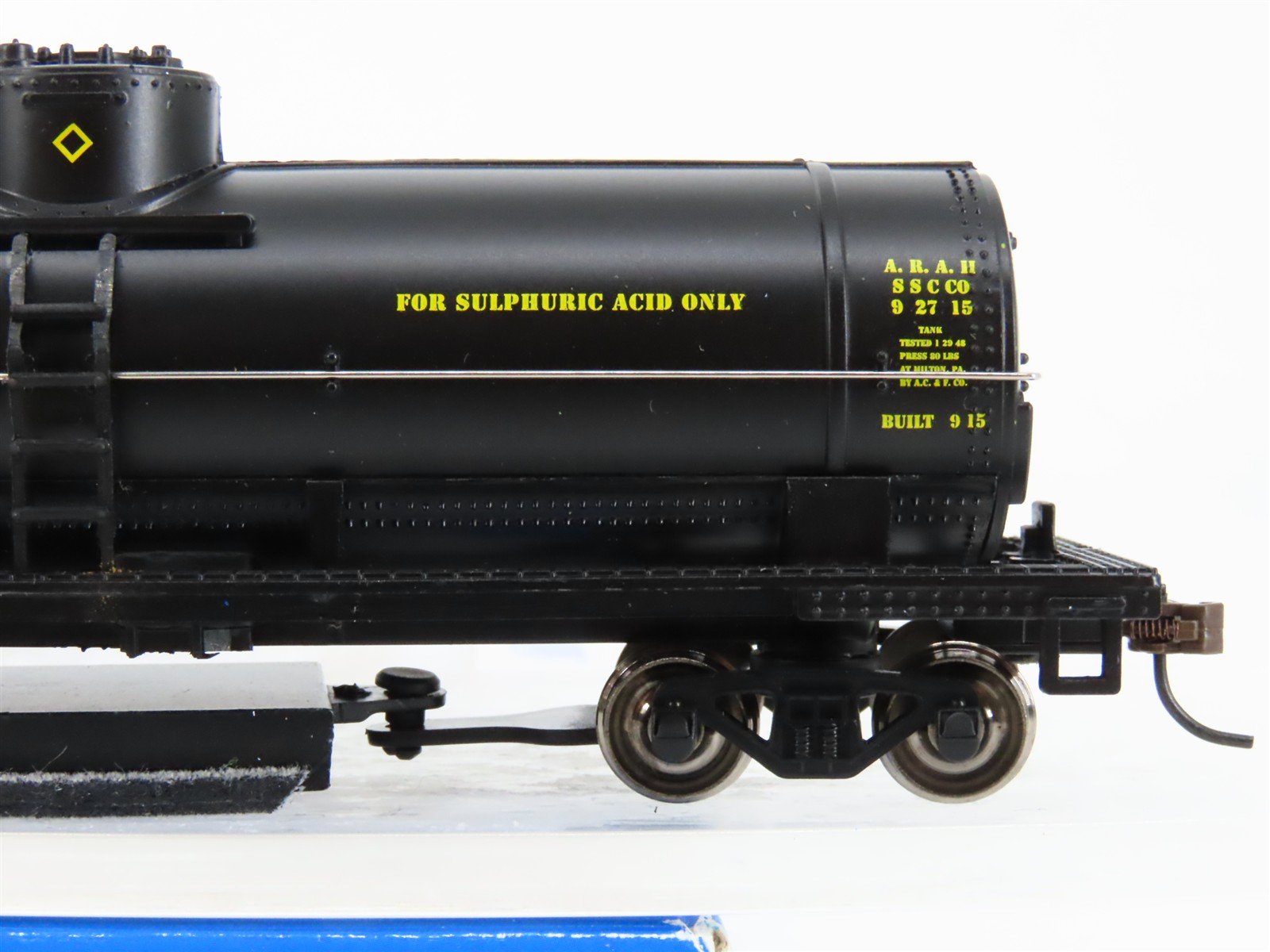 HO Scale Bachmann 16302 UTLX Union Track Cleaning Single Dome Tank Car #17842