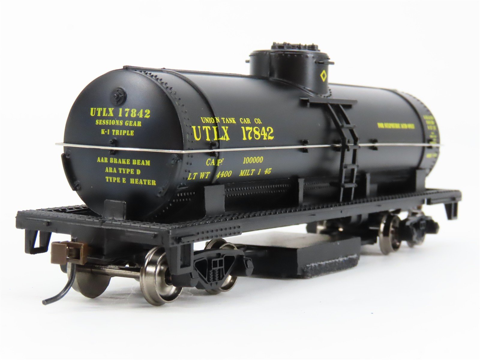 HO Scale Bachmann 16302 UTLX Union Track Cleaning Single Dome Tank Car #17842