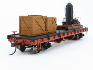 HO Scale Bachmann 18301 Unlettered 40' Flat Car w/ 2 Log Skidders