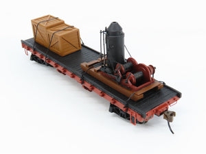 HO Scale Bachmann 18301 Unlettered 40' Flat Car w/ 2 Log Skidders