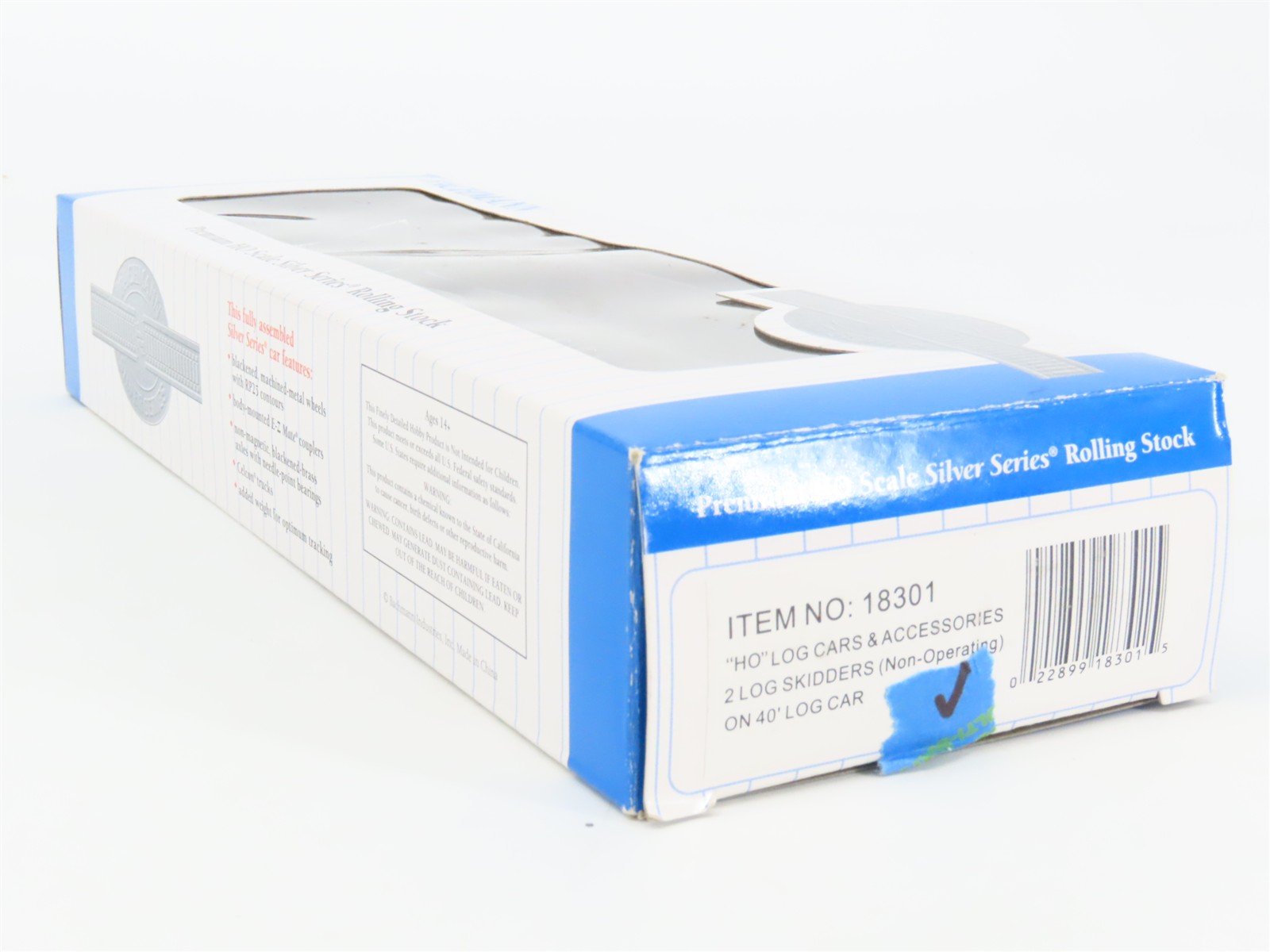 HO Scale Bachmann 18301 Unlettered 40' Flat Car w/ 2 Log Skidders