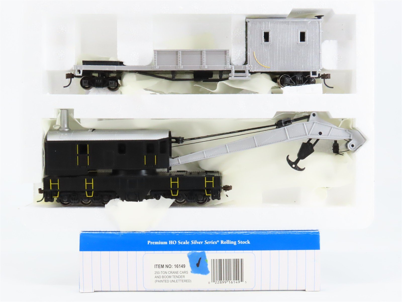 HO Scale Bachmann Silver Series 16149 Unlettered 250-Ton Crane Car & Boom Tender