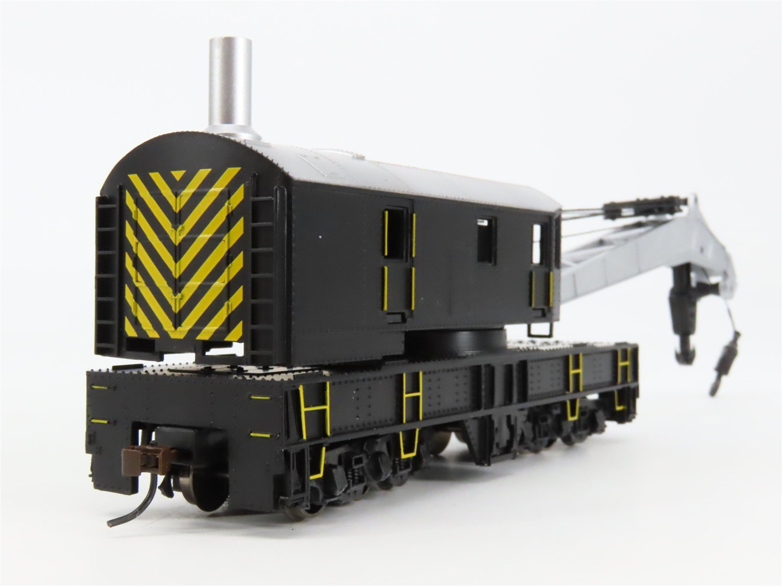 HO Scale Bachmann Silver Series 16149 Unlettered 250-Ton Crane Car & Boom Tender