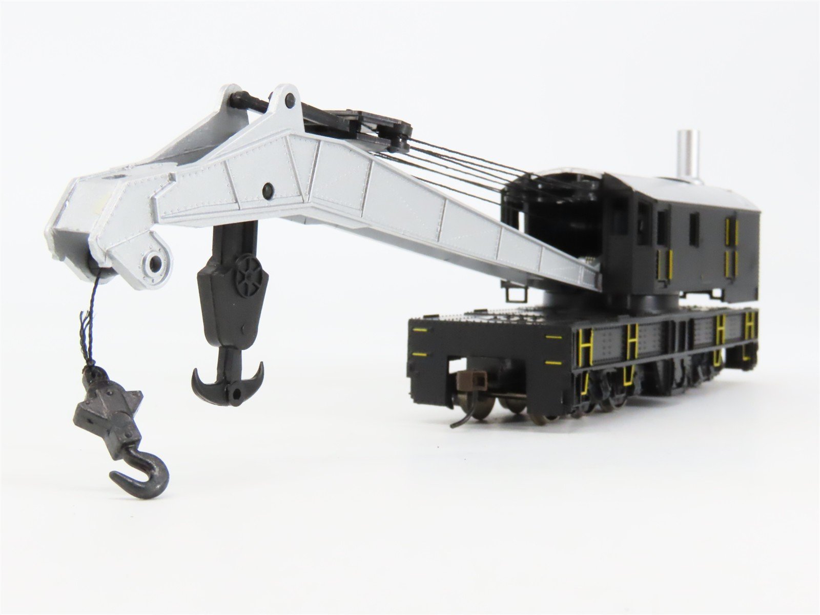 HO Scale Bachmann Silver Series 16149 Unlettered 250-Ton Crane Car & Boom Tender