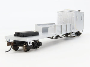 HO Scale Bachmann Silver Series 16149 Unlettered 250-Ton Crane Car & Boom Tender