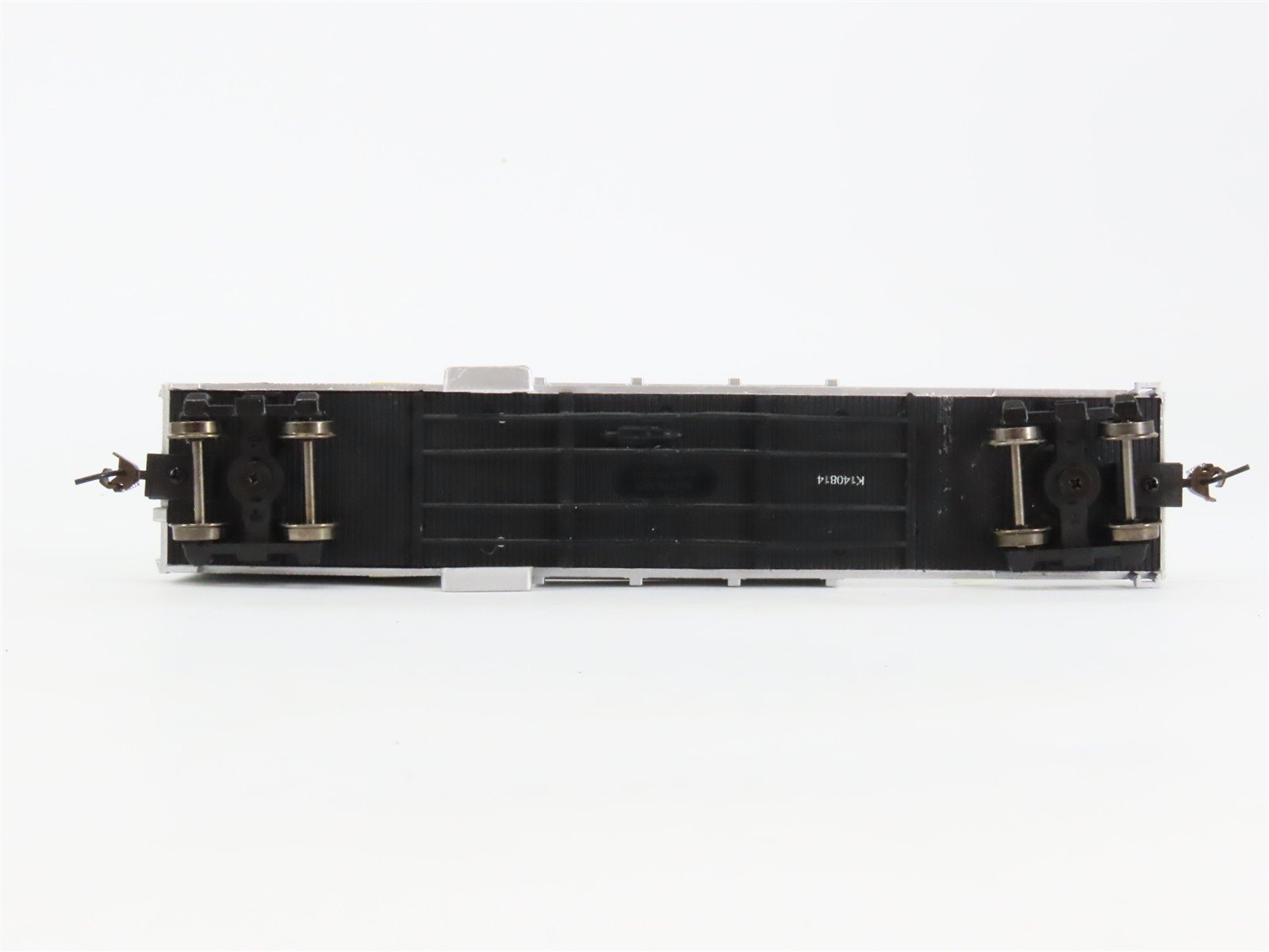 HO Scale Bachmann Silver Series 16149 Unlettered 250-Ton Crane Car & Boom Tender