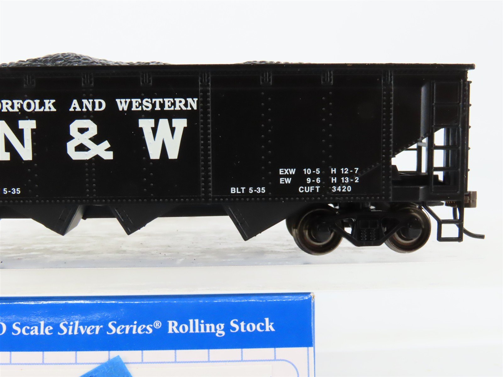 HO Scale Bachmann 17607 N&W Norfolk & Western Railroad 40' 4-Bay Hopper #12986