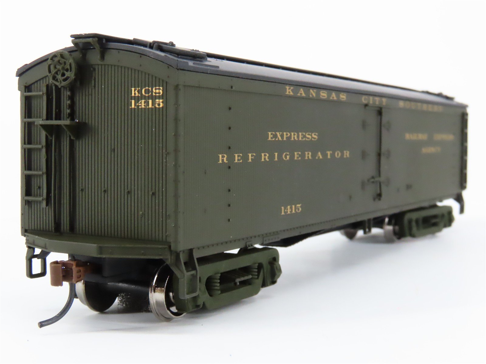 HO Scale Walthers 932-5489 KCS Kansas City Southern Wood Reefer #1415