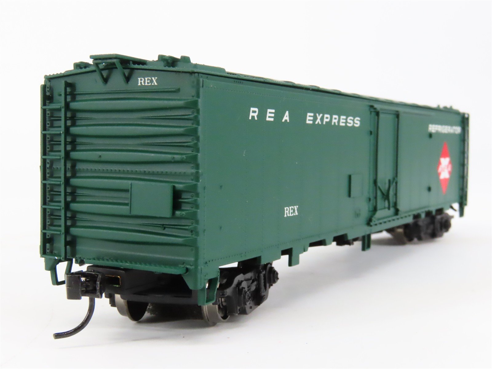 HO Scale Walthers 932-6242 REX REA Express 50' Express Reefer