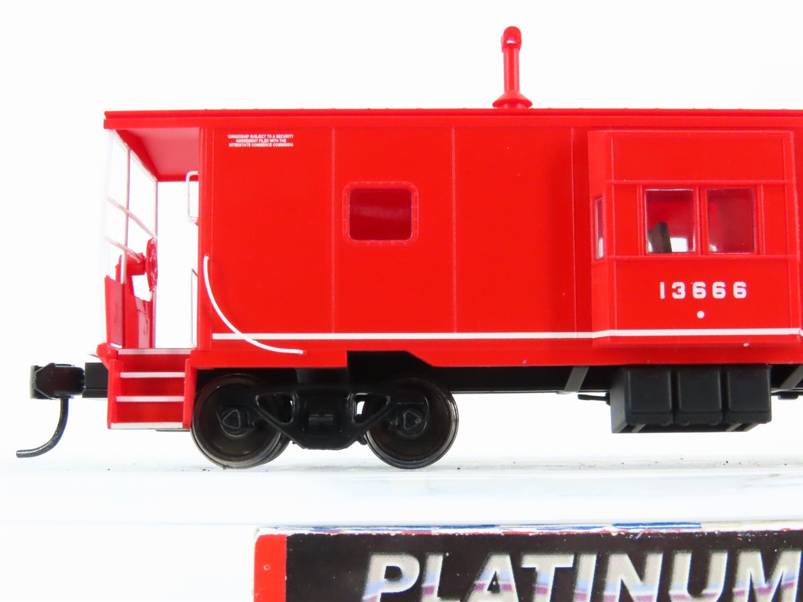 HO Scale Walthers Platinum Line 932-40470 MP Missouri Pacific Caboose #13666