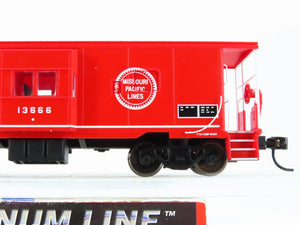 HO Scale Walthers Platinum Line 932-40470 MP Missouri Pacific Caboose #13666