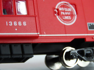 HO Scale Walthers Platinum Line 932-40470 MP Missouri Pacific Caboose #13666