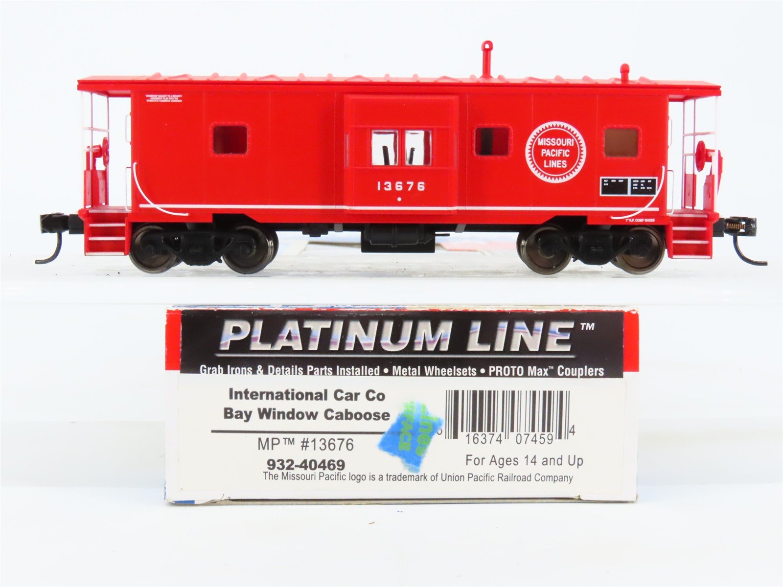 HO Scale Walthers Platinum Line 932-40469 MP Missouri Pacific Caboose #13676