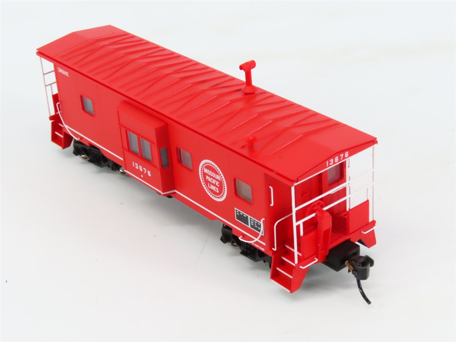 HO Scale Walthers Platinum Line 932-40469 MP Missouri Pacific Caboose #13676