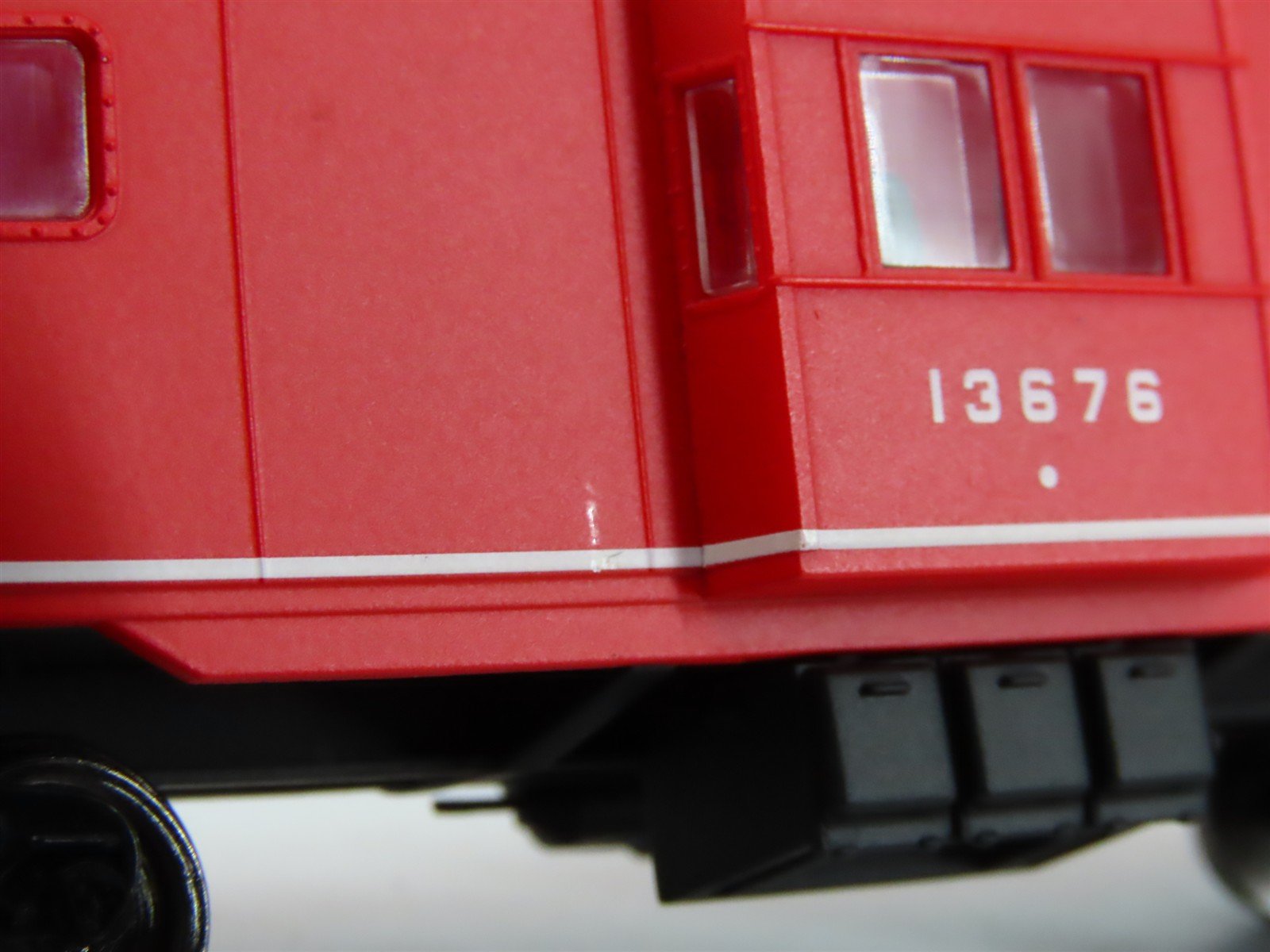 HO Scale Walthers Platinum Line 932-40469 MP Missouri Pacific Caboose #13676