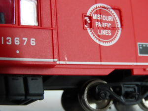 HO Scale Walthers Platinum Line 932-40469 MP Missouri Pacific Caboose #13676