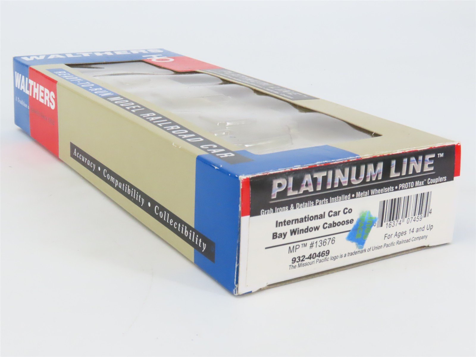 HO Scale Walthers Platinum Line 932-40469 MP Missouri Pacific Caboose #13676