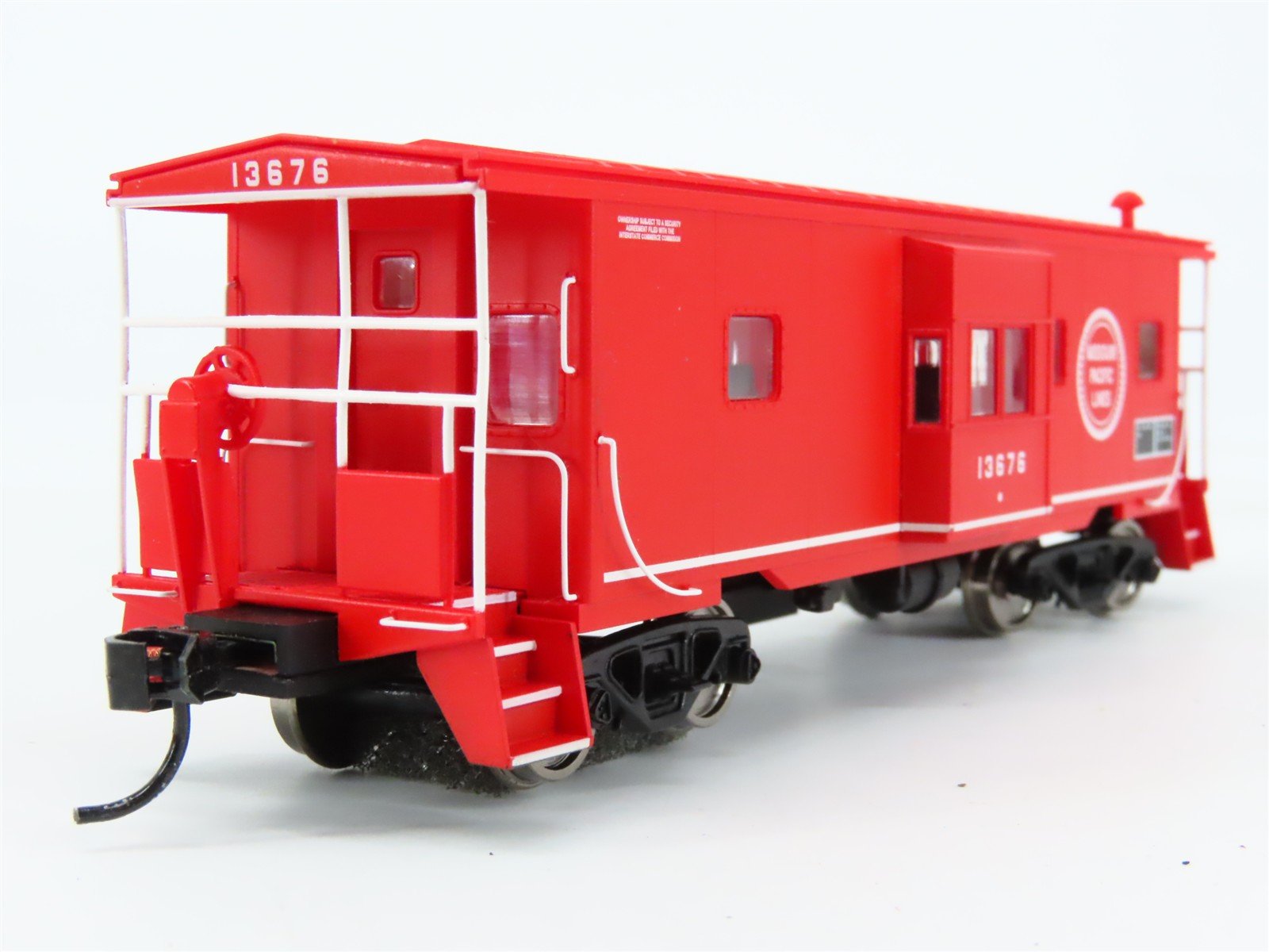 HO Scale Walthers Platinum Line 932-40469 MP Missouri Pacific Caboose #13676