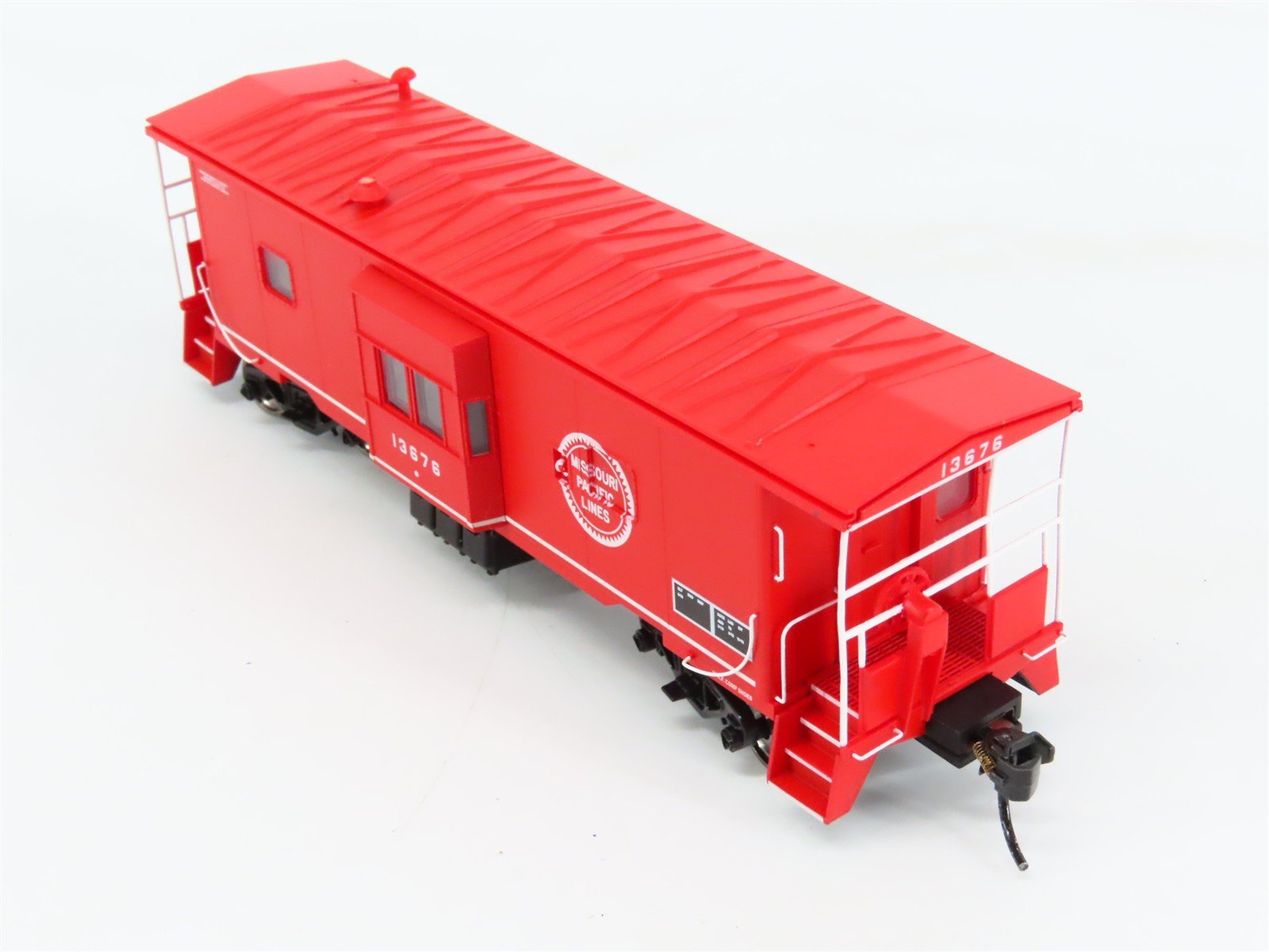 HO Scale Walthers Platinum Line 932-40469 MP Missouri Pacific Caboose #13676