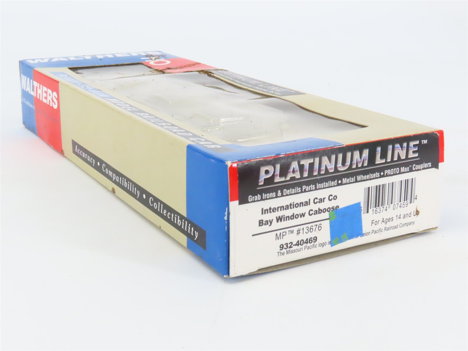HO Scale Walthers Platinum Line 932-40469 MP Missouri Pacific Caboose #13676