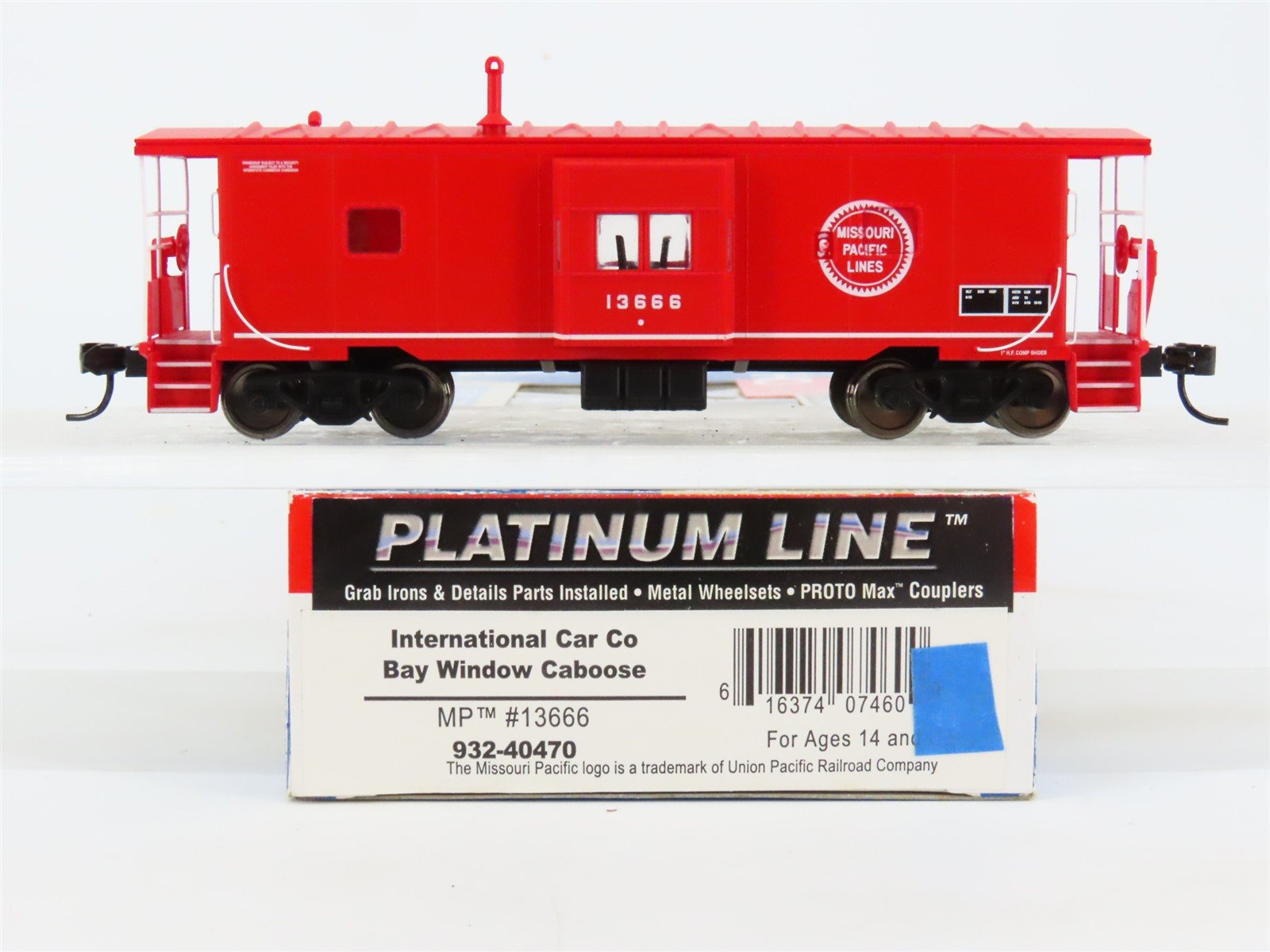 HO Scale Walthers Platinum Line 932-40470 MP Missouri Pacific Caboose #13666