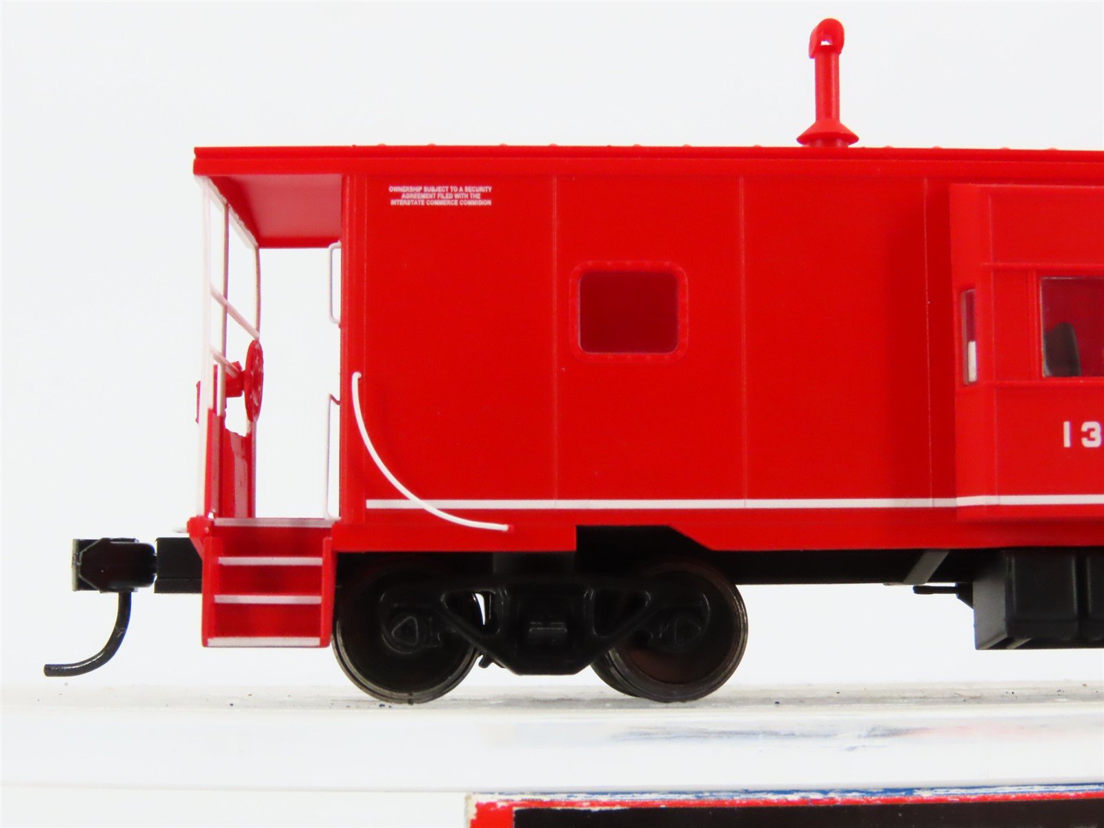 HO Scale Walthers Platinum Line 932-40470 MP Missouri Pacific Caboose #13666