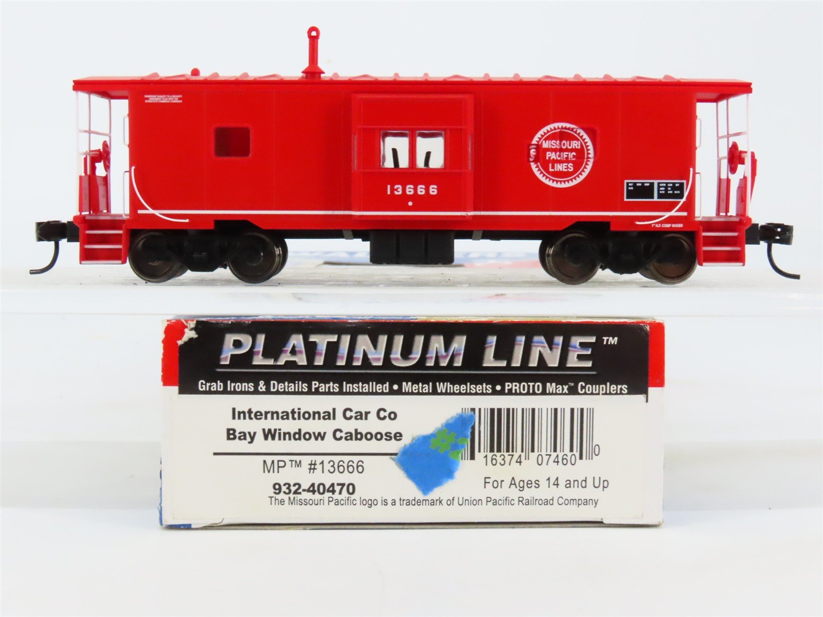 HO Scale Walthers Platinum Line 932-40470 MP Missouri Pacific Caboose #13666