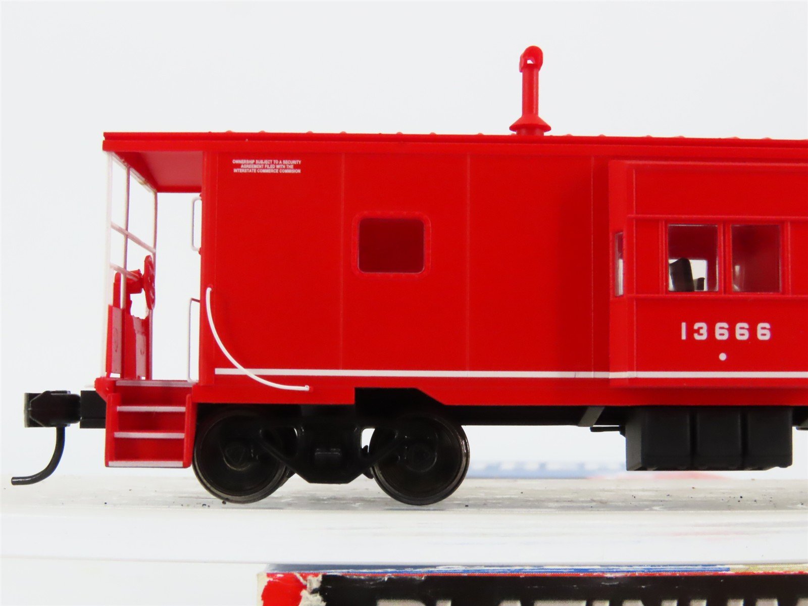 HO Scale Walthers Platinum Line 932-40470 MP Missouri Pacific Caboose #13666