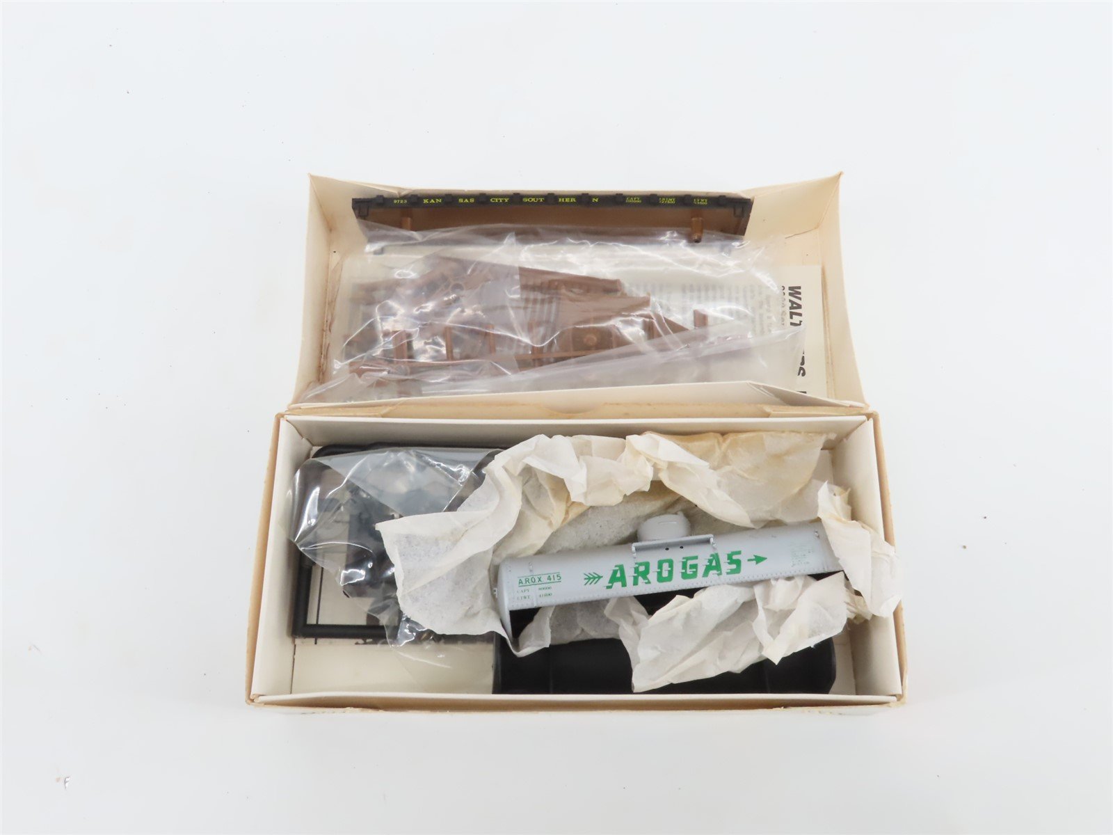 LOT of 6 HO Scale Walthers Kits MILW/KCS/GRCX/MP/AROX Assorted Freight Cars
