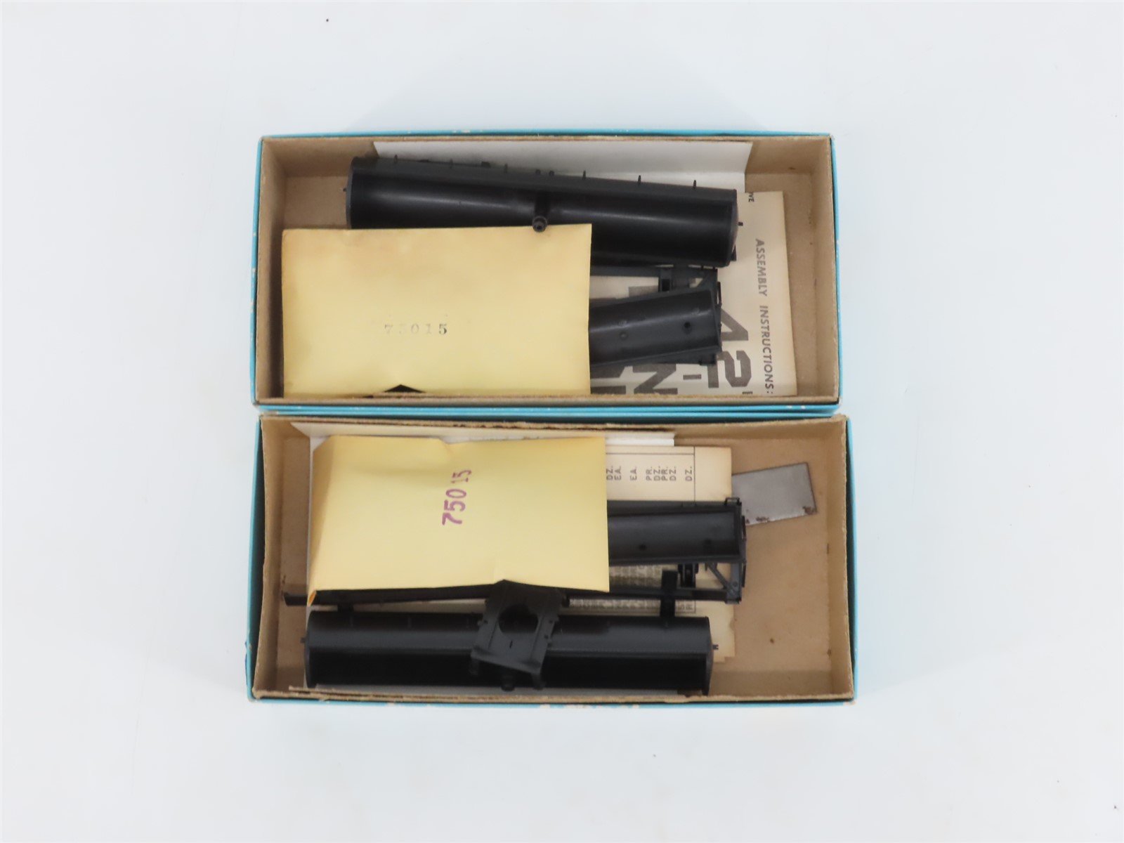 LOT of 5 HO Scale Athearn Kits Undecorated Caboose, Box Car, & Tank Cars
